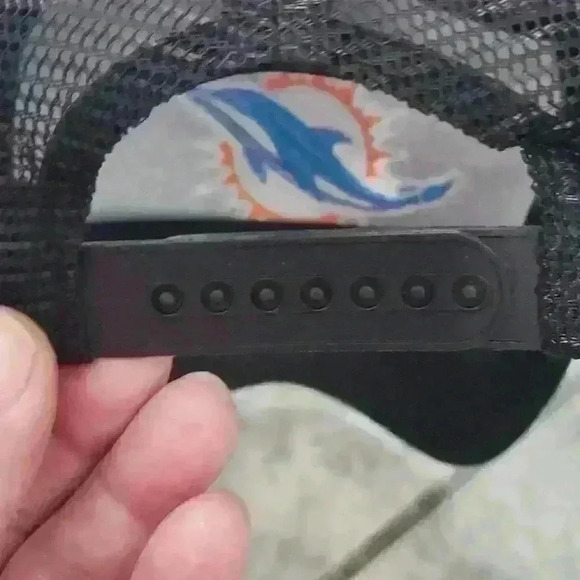 MIAMI DOLPHIN BLACK HAT BRAND NEW - Picture 3 of 3